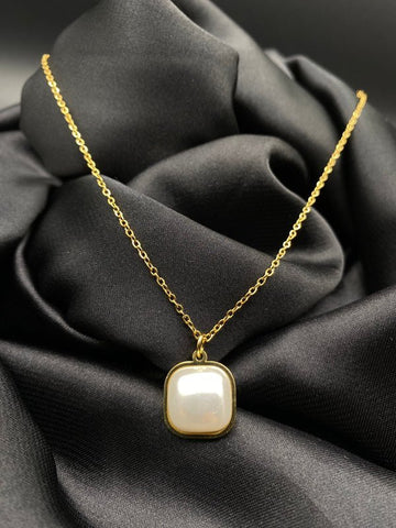 Golden Aura Pearl Elegance Set