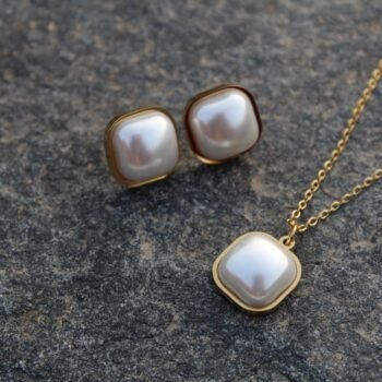 Golden Aura Pearl Elegance Set