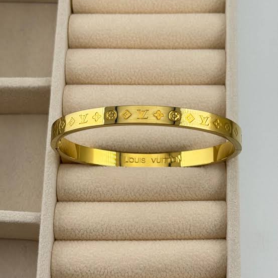Classic Engraved Bracelet